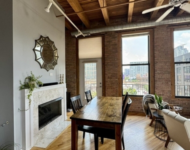 616 W Fulton Street - Photo Thumbnail 6