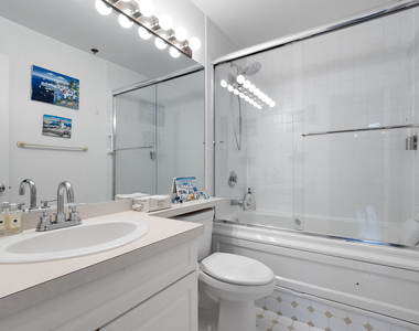 616 W Fulton Street - Photo Thumbnail 16
