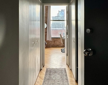 616 W Fulton Street - Photo Thumbnail 17