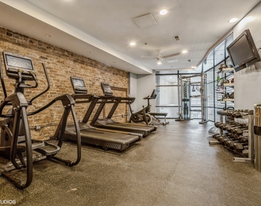 616 W Fulton Street - Photo Thumbnail 29