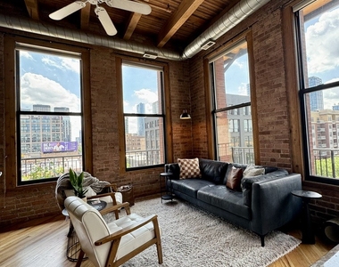 616 W Fulton Street - Photo Thumbnail 5