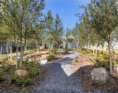 135 Carlyle Lane - Photo Thumbnail 21