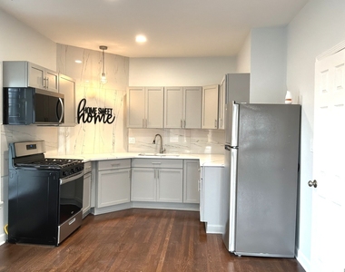 224 E Cass Street - Photo Thumbnail 5