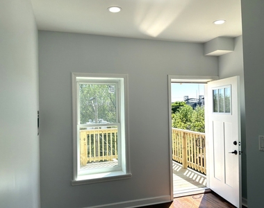 224 E Cass Street - Photo Thumbnail 7