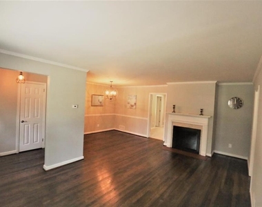 6075 Harleston - Photo Thumbnail 4