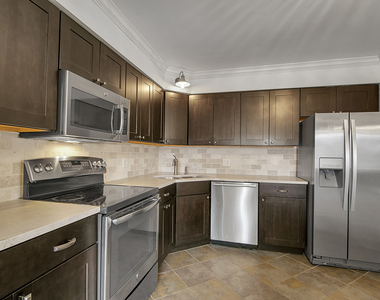 1002 Castilian Court - Photo Thumbnail 5