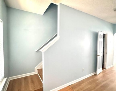 3871 Pleasant Oaks Drive - Photo Thumbnail 5