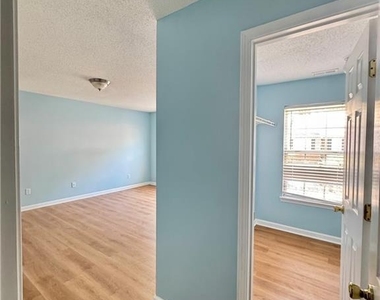 3871 Pleasant Oaks Drive - Photo Thumbnail 23