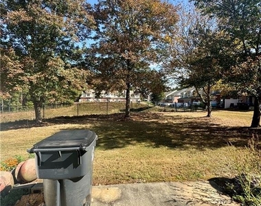 3871 Pleasant Oaks Drive - Photo Thumbnail 2