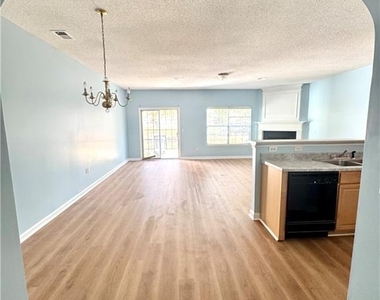 3871 Pleasant Oaks Drive - Photo Thumbnail 8