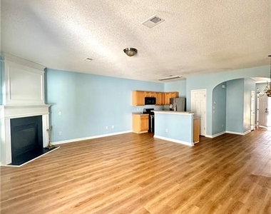 3871 Pleasant Oaks Drive - Photo Thumbnail 6