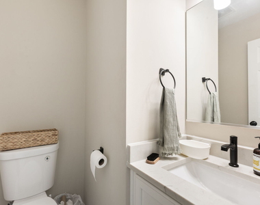 206 Madison Drive - Photo Thumbnail 13