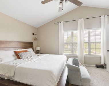 206 Madison Drive - Photo Thumbnail 7