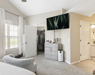 206 Madison Drive - Photo Thumbnail 8