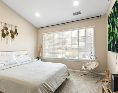 206 Madison Drive - Photo Thumbnail 11
