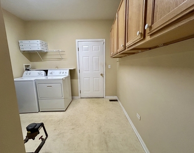 3165 Falling Waters Lane - Photo Thumbnail 15
