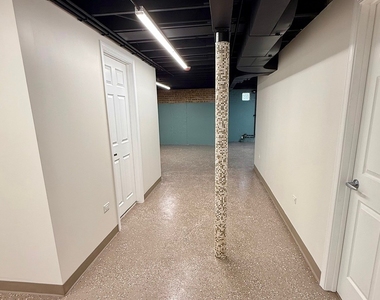 5822 W 64th Place - Photo Thumbnail 15