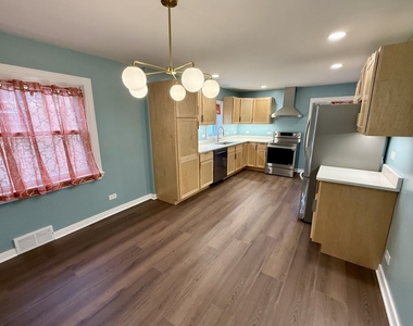 5822 W 64th Place - Photo Thumbnail 19