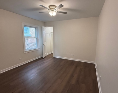 5822 W 64th Place - Photo Thumbnail 8