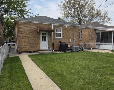 5822 W 64th Place - Photo Thumbnail 16
