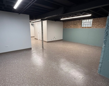 5822 W 64th Place - Photo Thumbnail 10