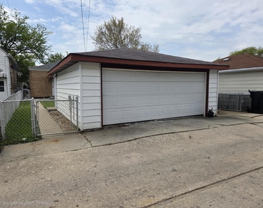 5822 W 64th Place - Photo Thumbnail 18