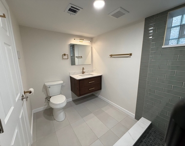 5822 W 64th Place - Photo Thumbnail 11