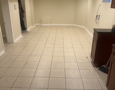 8235 S Vernon Avenue - Photo Thumbnail 11