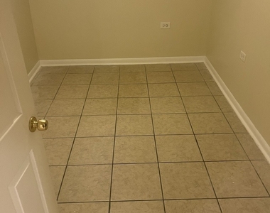 8235 S Vernon Avenue - Photo Thumbnail 5