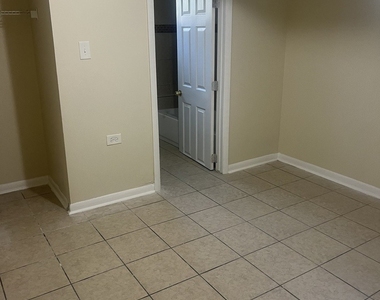 8235 S Vernon Avenue - Photo Thumbnail 12