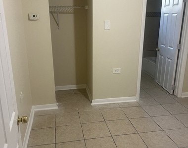 8235 S Vernon Avenue - Photo Thumbnail 10
