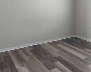 1001 Grand Avenue - Photo Thumbnail 11