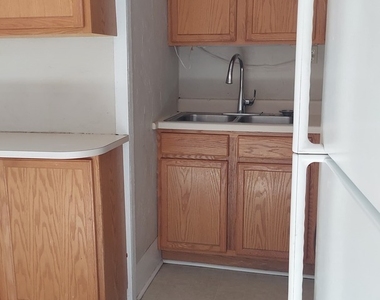 1001 Grand Avenue - Photo Thumbnail 4