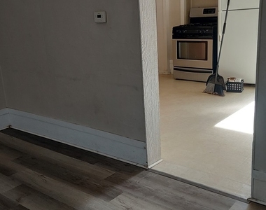 1001 Grand Avenue - Photo Thumbnail 2