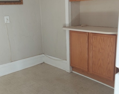 1001 Grand Avenue - Photo Thumbnail 3