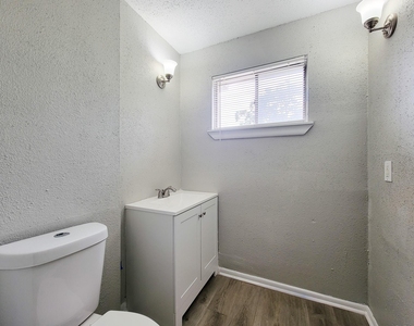 3121 Proswimmer Street - Photo Thumbnail 15