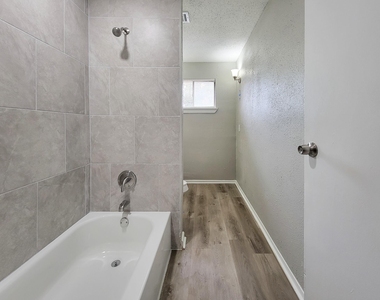 3121 Proswimmer Street - Photo Thumbnail 20