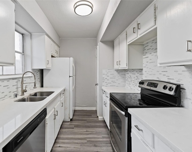 4154 Belle Park Drive - Photo Thumbnail 8