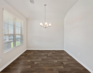 5126 Chester Springs Lane - Photo Thumbnail 5