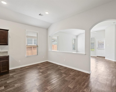 5126 Chester Springs Lane - Photo Thumbnail 6