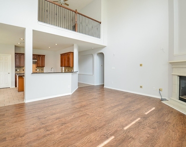 3911 Fallsbrook Court - Photo Thumbnail 7