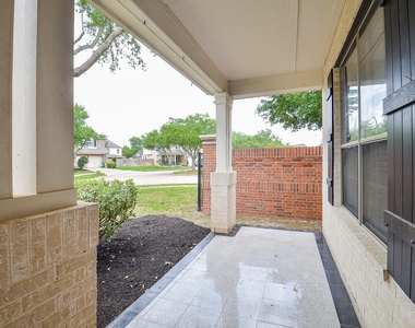 3911 Fallsbrook Court - Photo Thumbnail 2