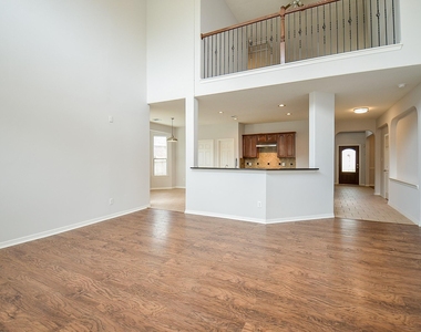 3911 Fallsbrook Court - Photo Thumbnail 8