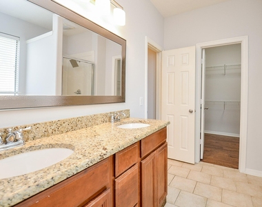 3911 Fallsbrook Court - Photo Thumbnail 12
