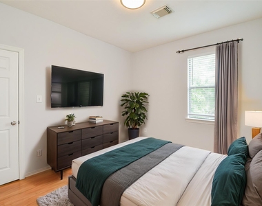 3911 Fallsbrook Court - Photo Thumbnail 24