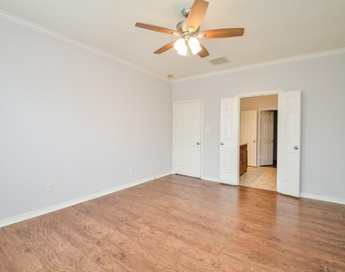 3911 Fallsbrook Court - Photo Thumbnail 11