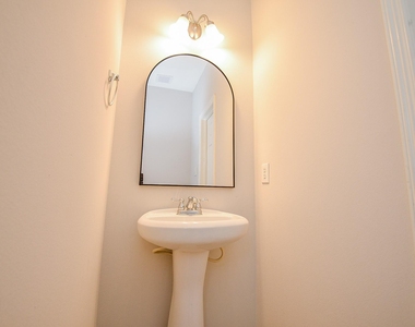 3911 Fallsbrook Court - Photo Thumbnail 14