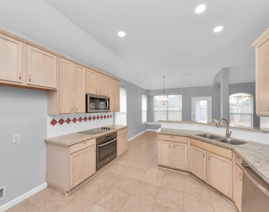 1819 Misty Falls Lane - Photo Thumbnail 8