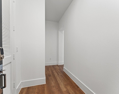 1508 Blodgett Street - Photo Thumbnail 6