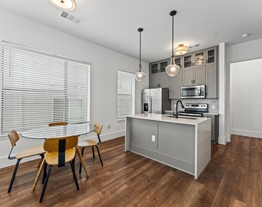 1508 Blodgett Street - Photo Thumbnail 9